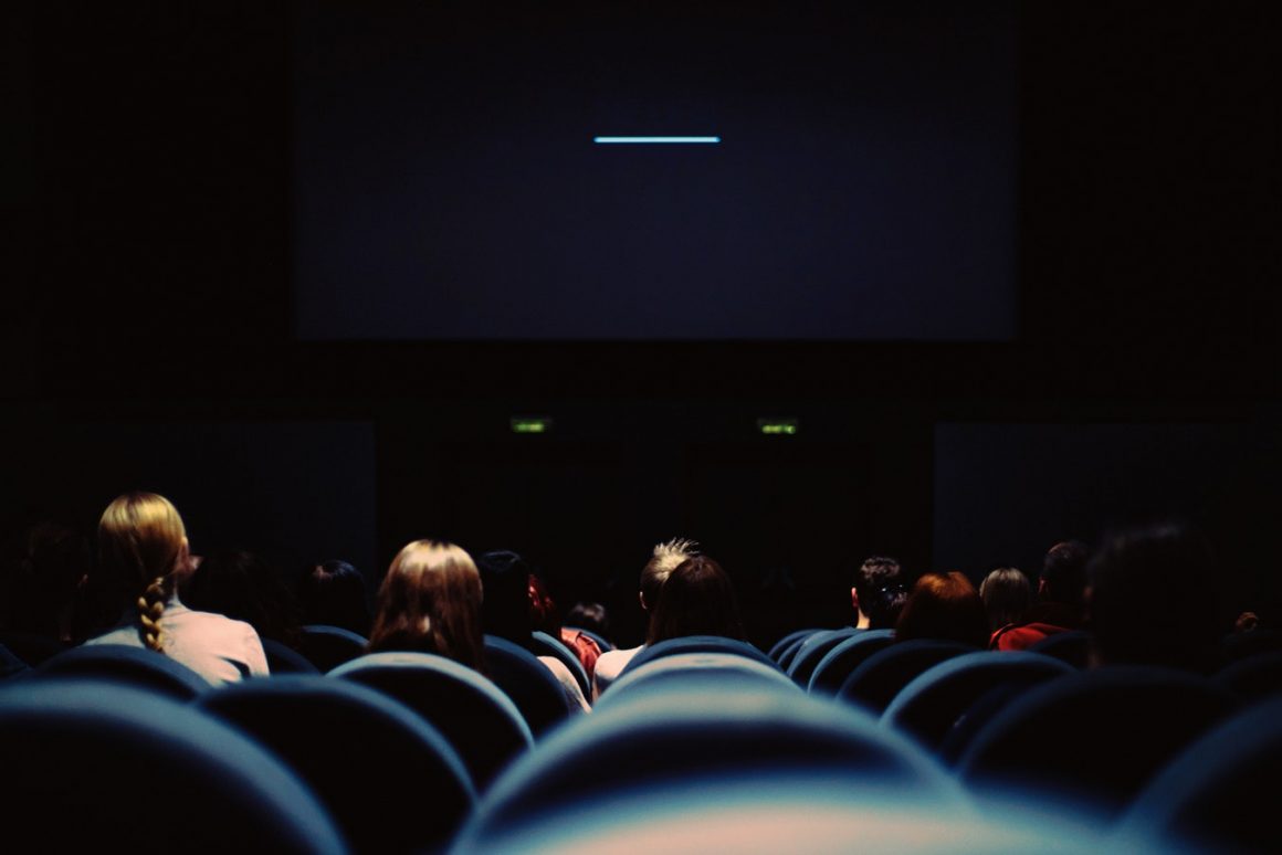 Aller au cinéma – Liste de 23 choses à faire quand on se sent SEUL